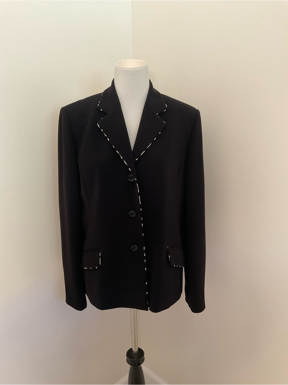 Linda Allard Ellen Tracy Tailored Black Women's Blazer with Contrast Trim